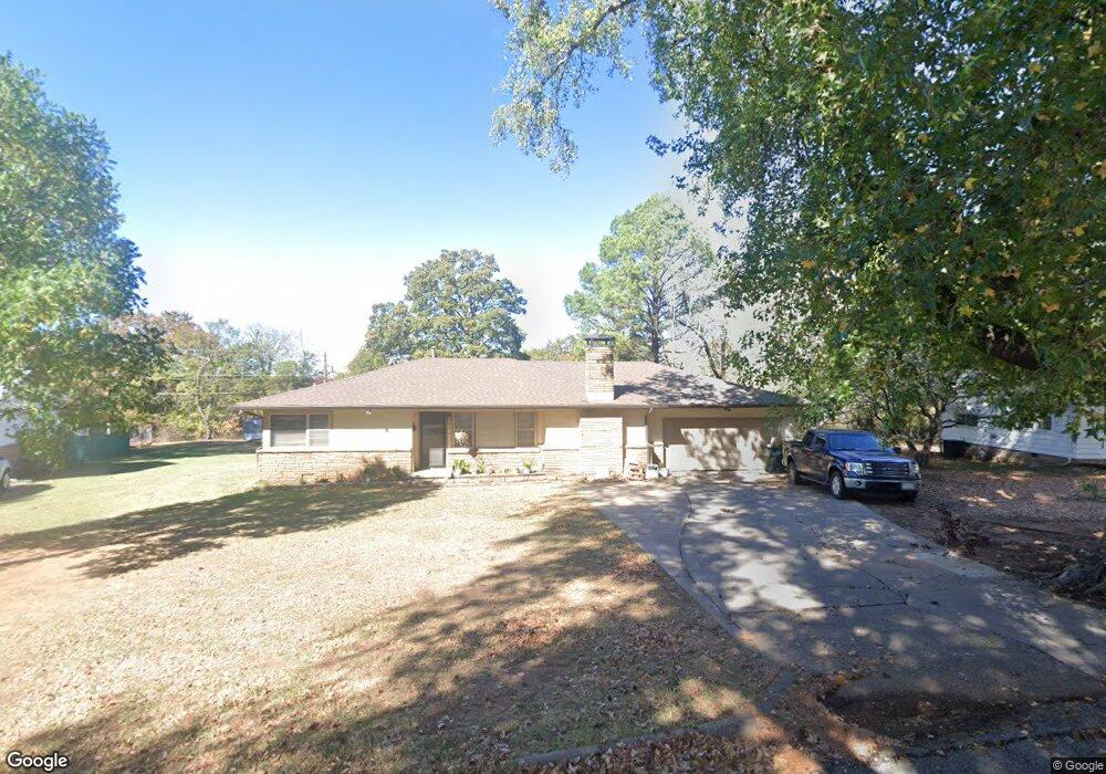 423 E 19th St, Okmulgee, OK 74447 - photo 1