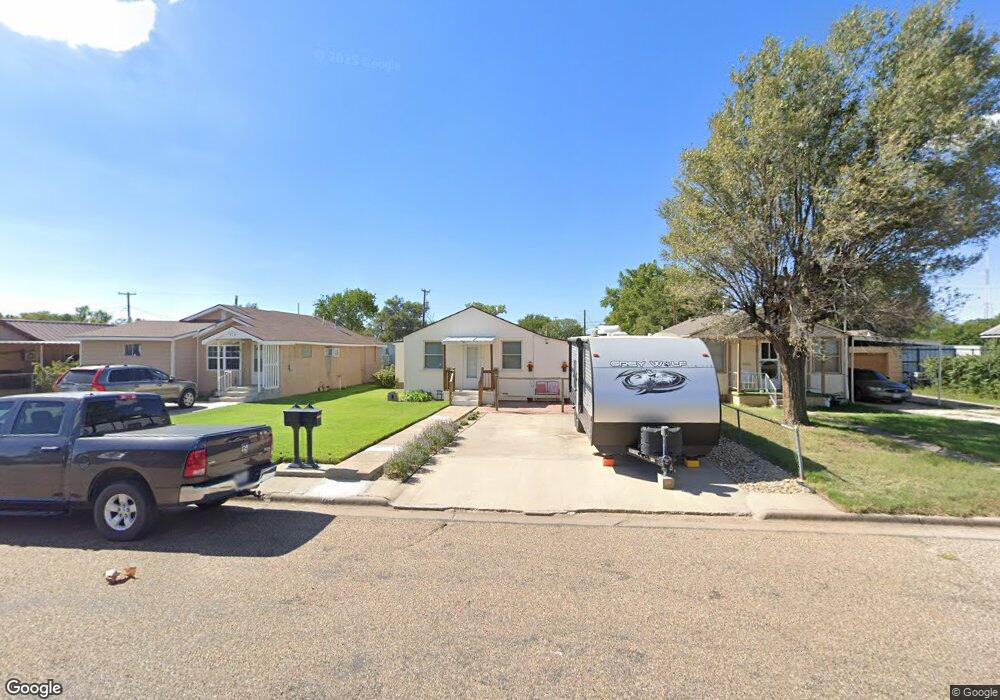 908 Zauk Ave, Dumas, TX 79029 - photo 1