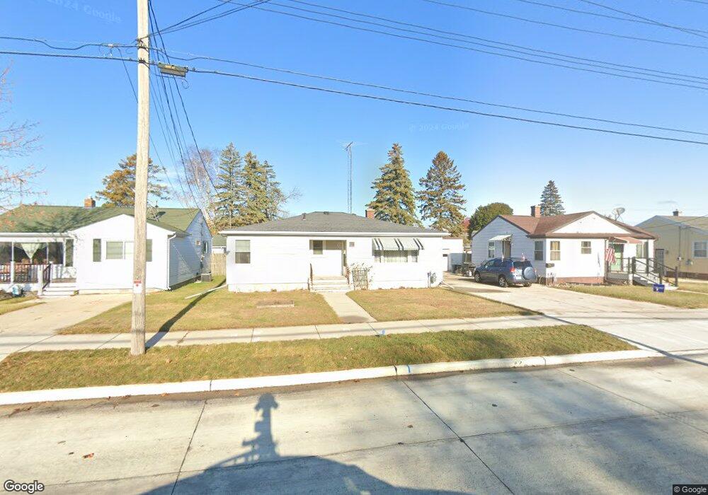 2132 Roosevelt Ave, Two Rivers, WI 54241 - photo 1