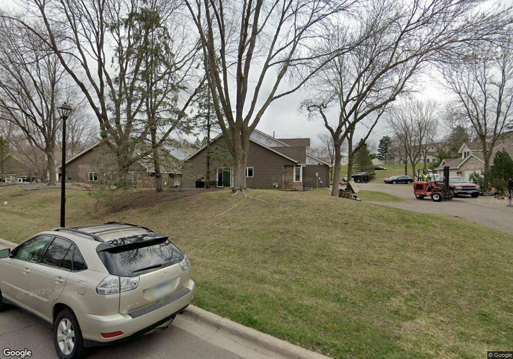 18512 Lime Tree Ct, Minnetonka, MN 55345 - photo 1