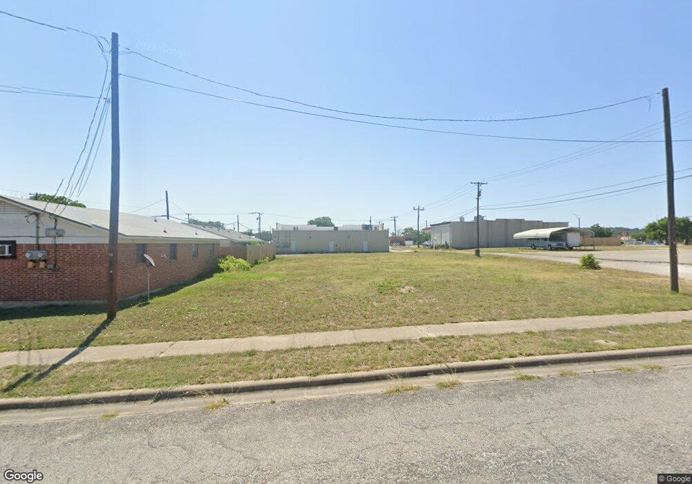 306 N 3rd St, Copperas Cove, TX 76522 - photo 1