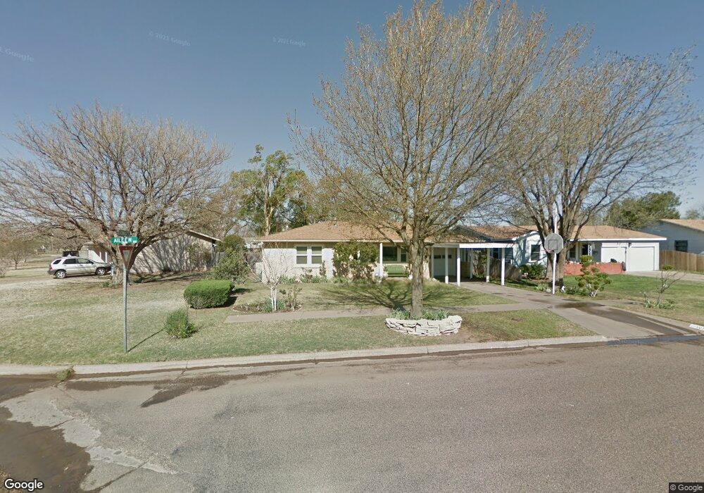101 Aileen St, Plainview, TX 79072 - photo 1