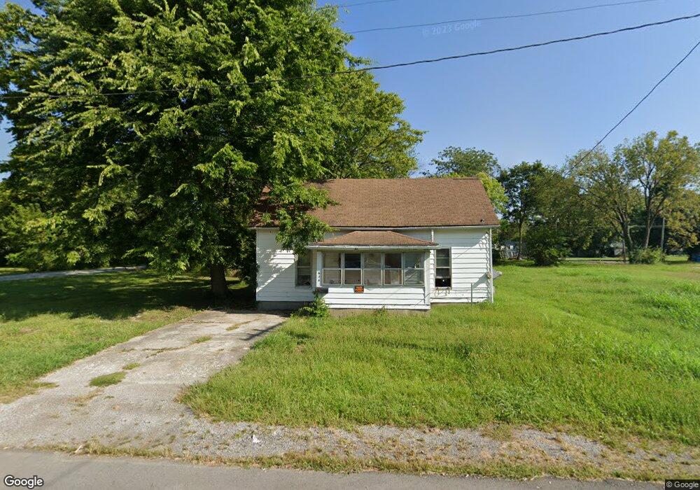 624 W Poplar St, Harrisburg, IL 62946 - photo 1