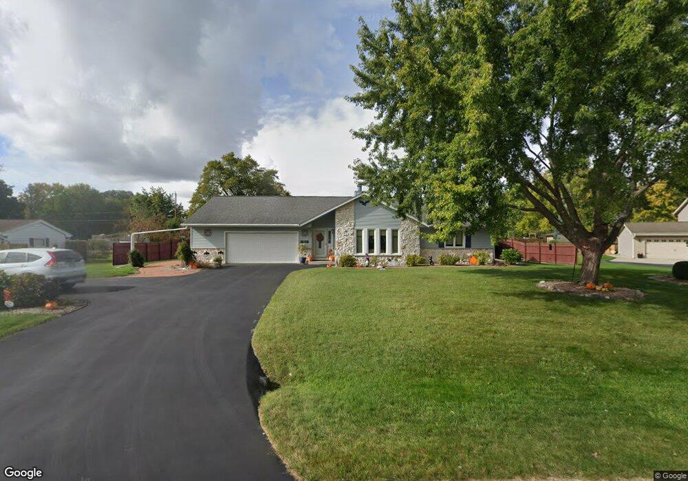 W151N7149 Plainview Dr, Menomonee Falls, WI 53051 - photo 1