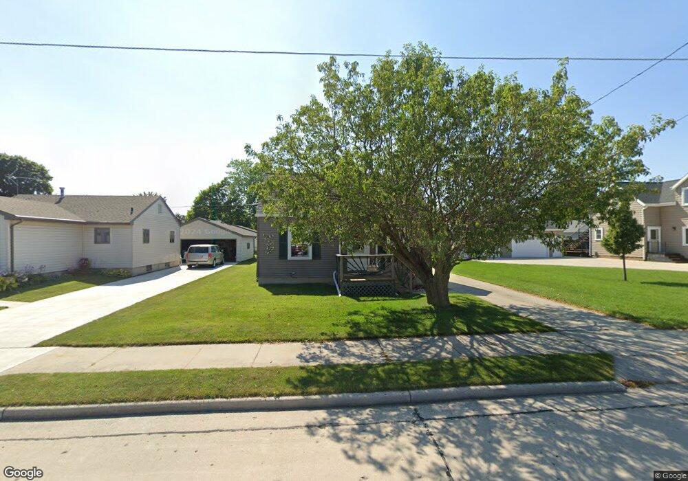 1262 S 31st St, Manitowoc, WI 54220 - photo 1