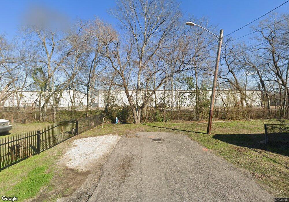 1100 E 38th St, Houston, TX 77022 - photo 1