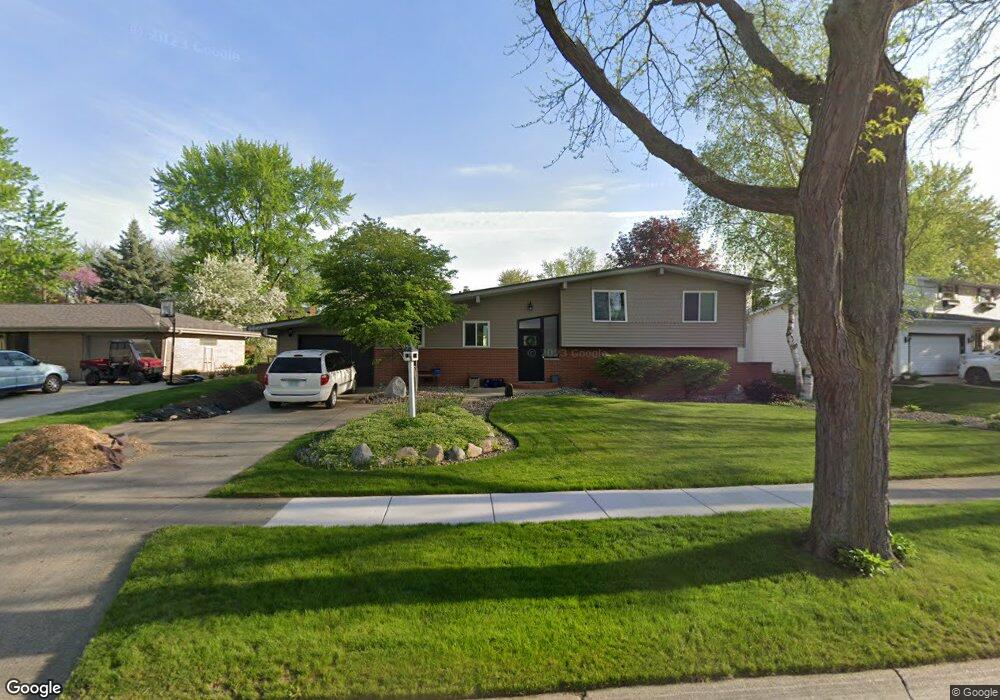 644 Eastgate Dr, Frankenmuth, MI 48734 - photo 1