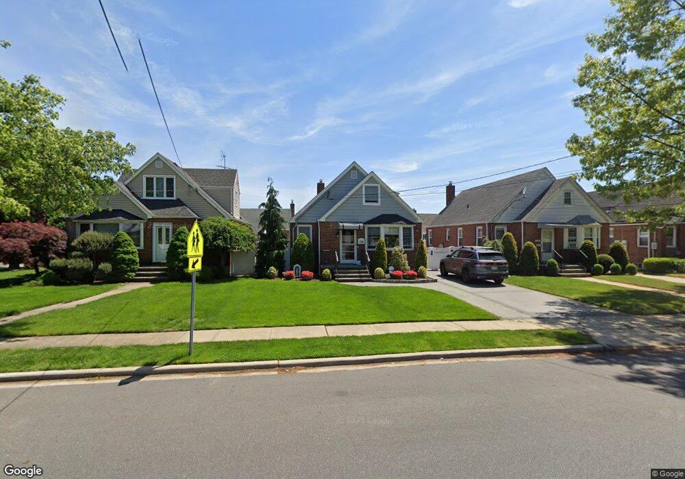 129 Semton Blvd, Franklin Square, NY 11010 - photo 1