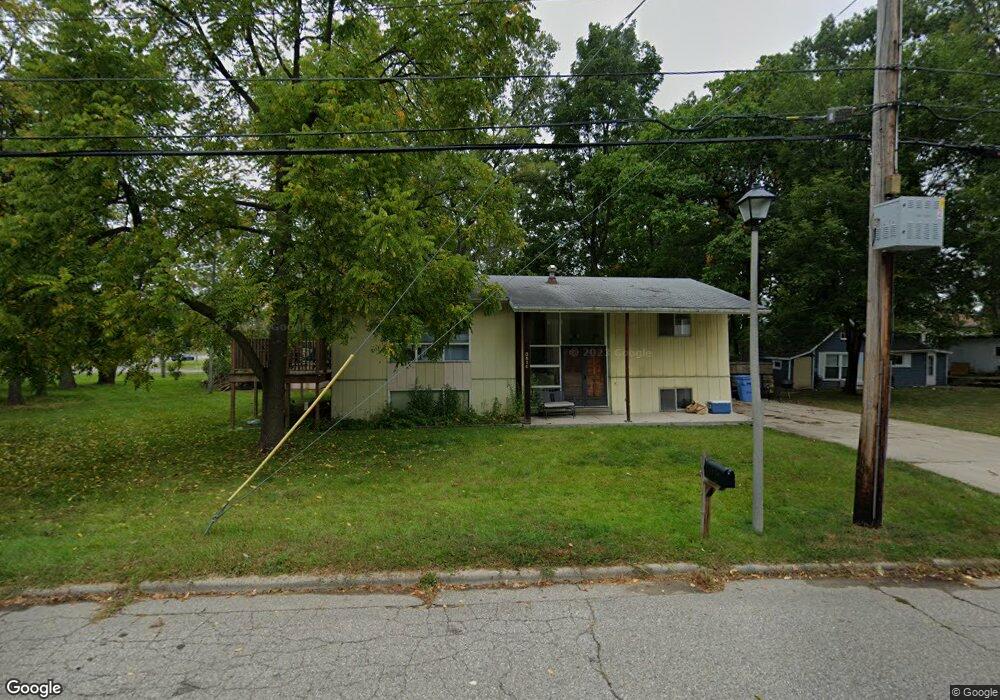 3810 Cooley Dr, Lansing, MI 48911 - photo 1