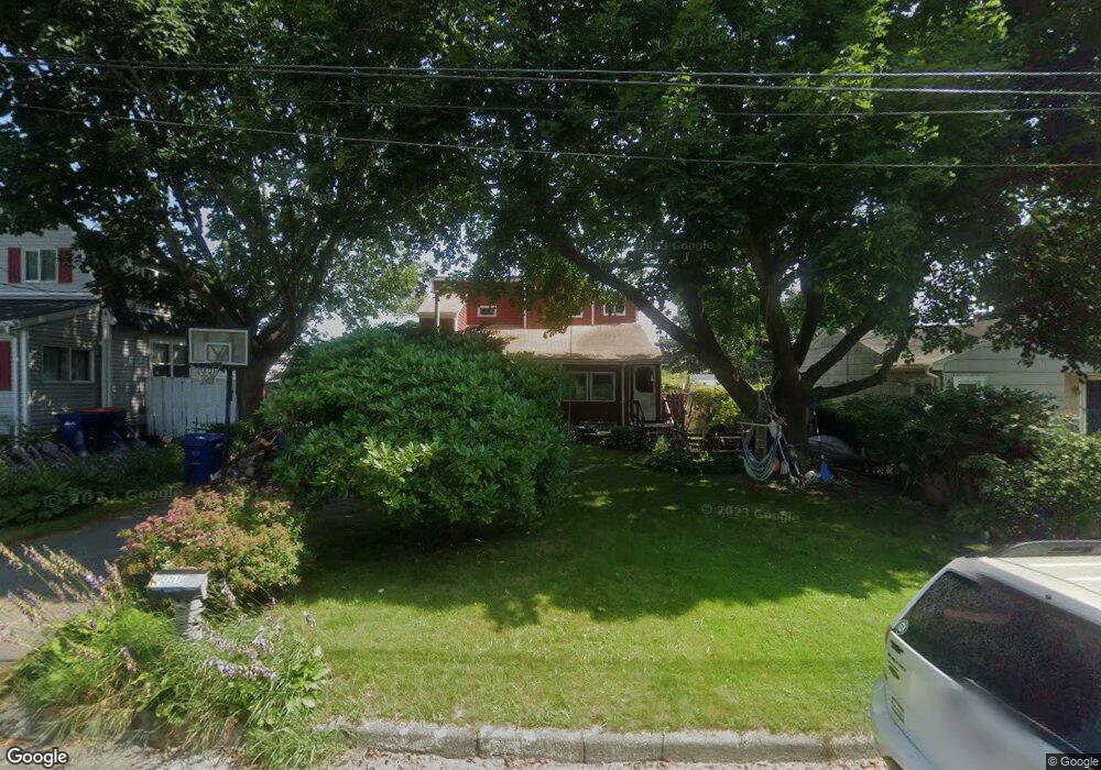 21 Hacker St, Fairhaven, MA 02719 - photo 1