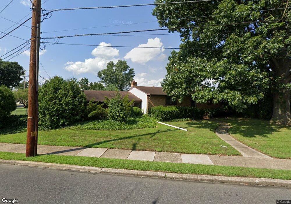 208 Jackson Ave, Folsom, PA 19033 - photo 1