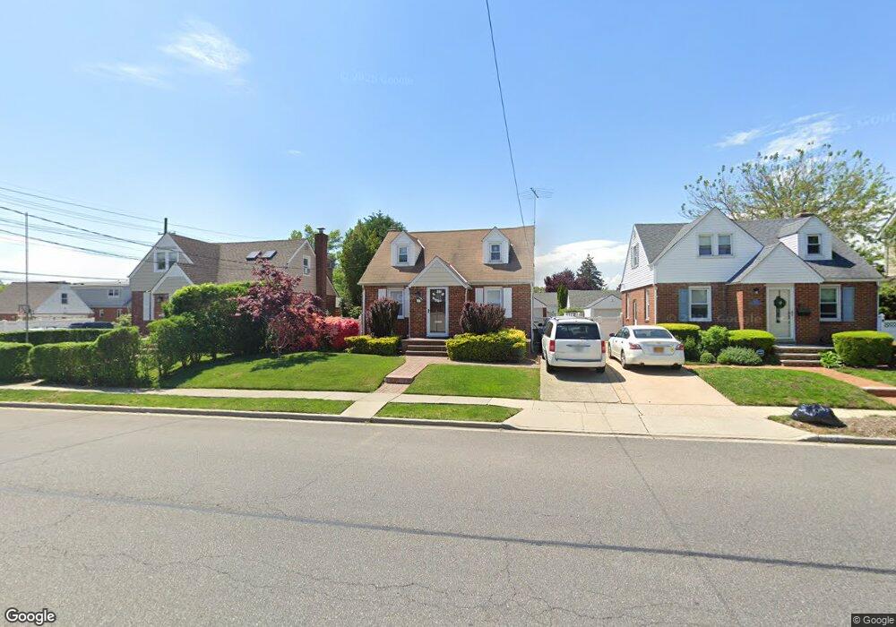 134 Scherer Blvd, Franklin Square, NY 11010 - photo 1