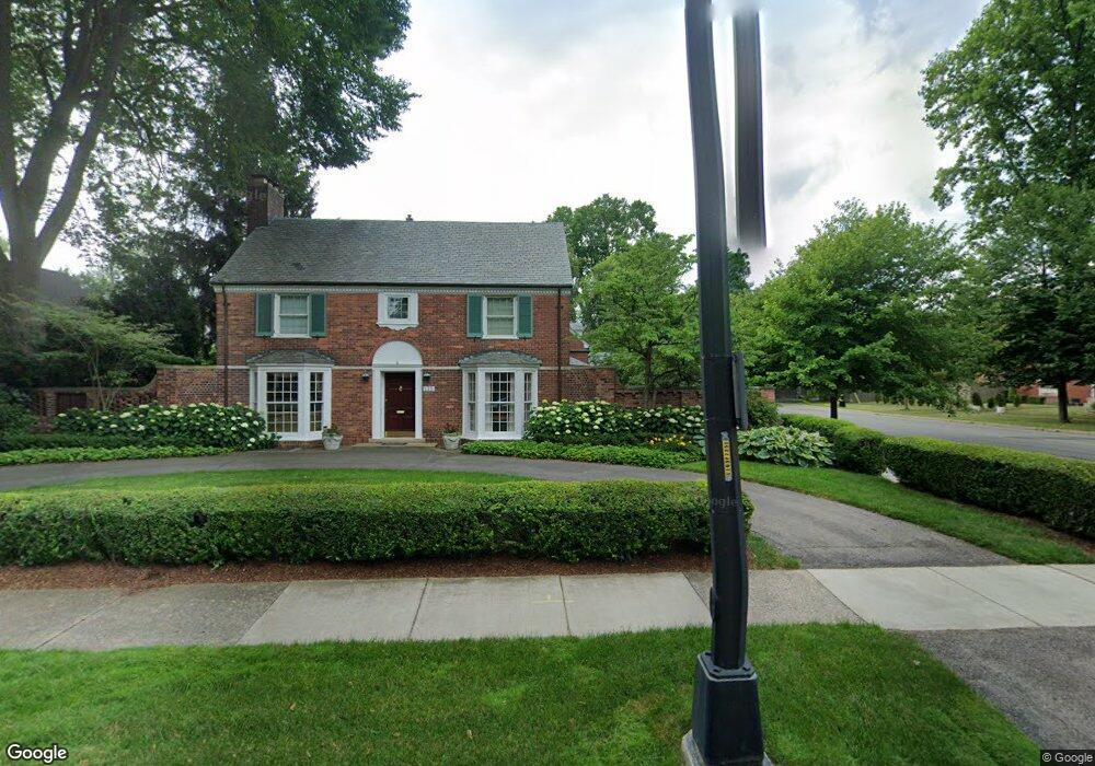 135 Moran Rd, Grosse Pointe Farms, MI 48236 - photo 1