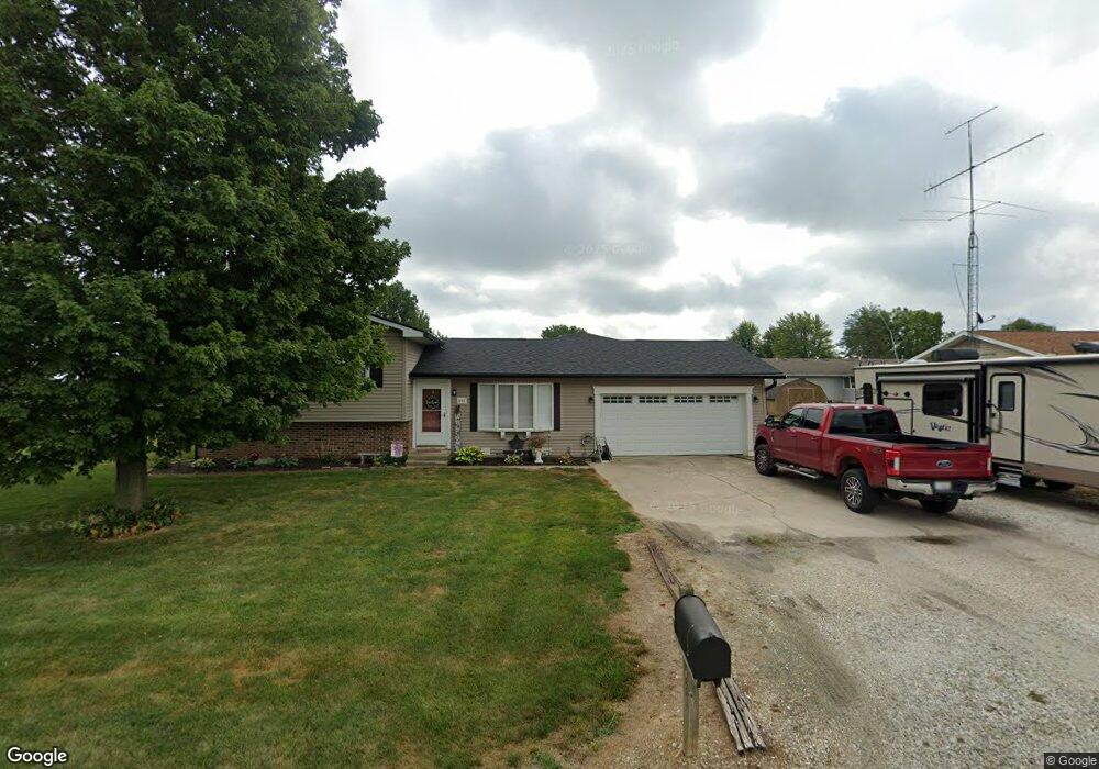 830 S Maple St, Virginia, IL 62691 - photo 1