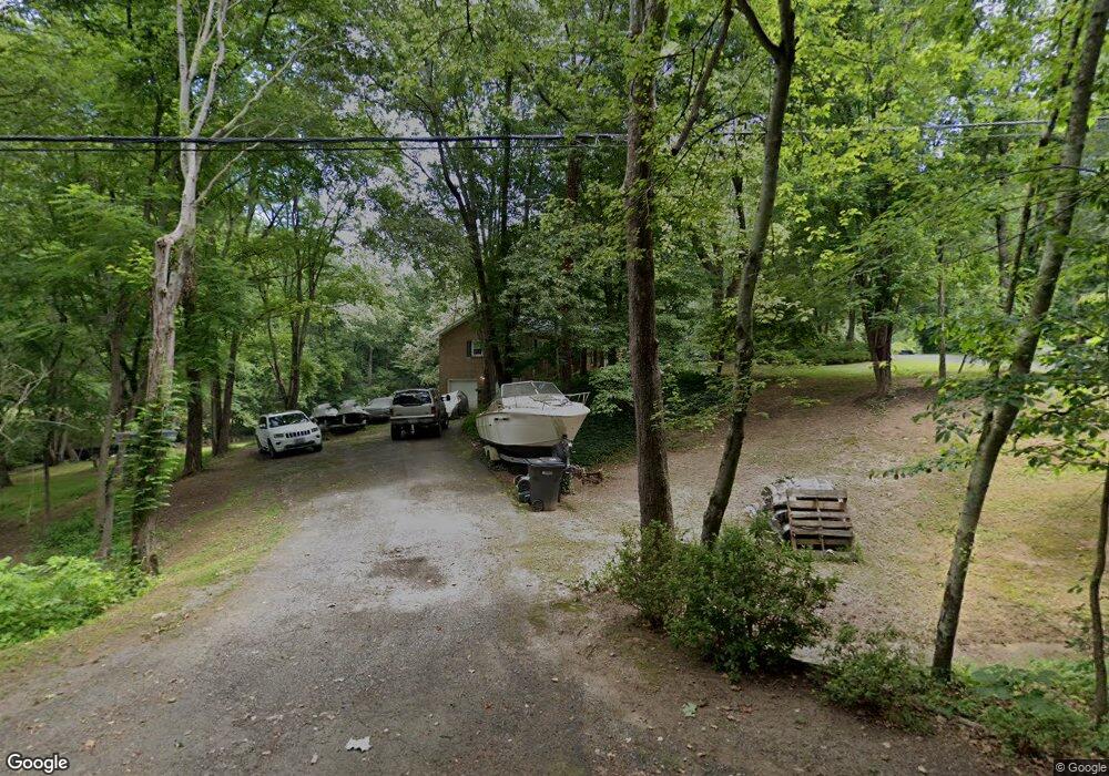 8027 Hillcrest Dr, Manassas, VA 20111 - photo 1