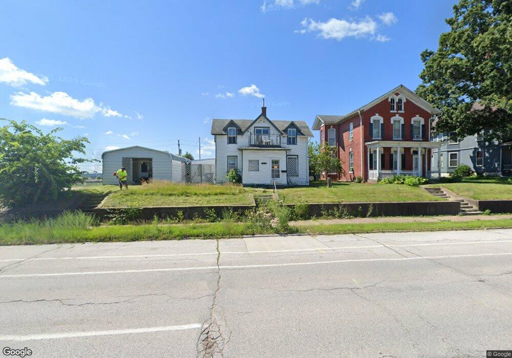 1441 W 3rd St, Davenport, IA 52802 - photo 1