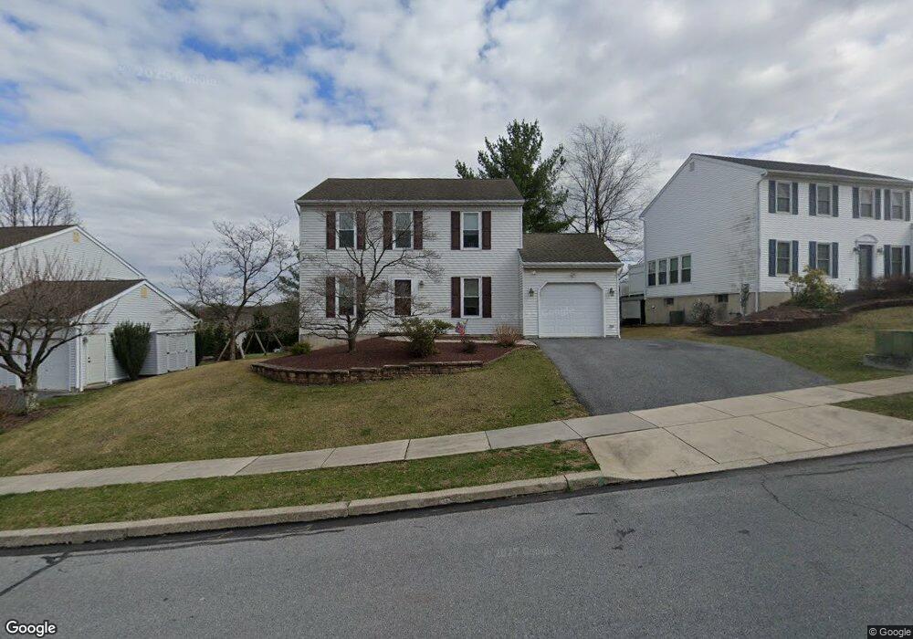 11 Flint Ridge Dr, Reading, PA 19607 - photo 1