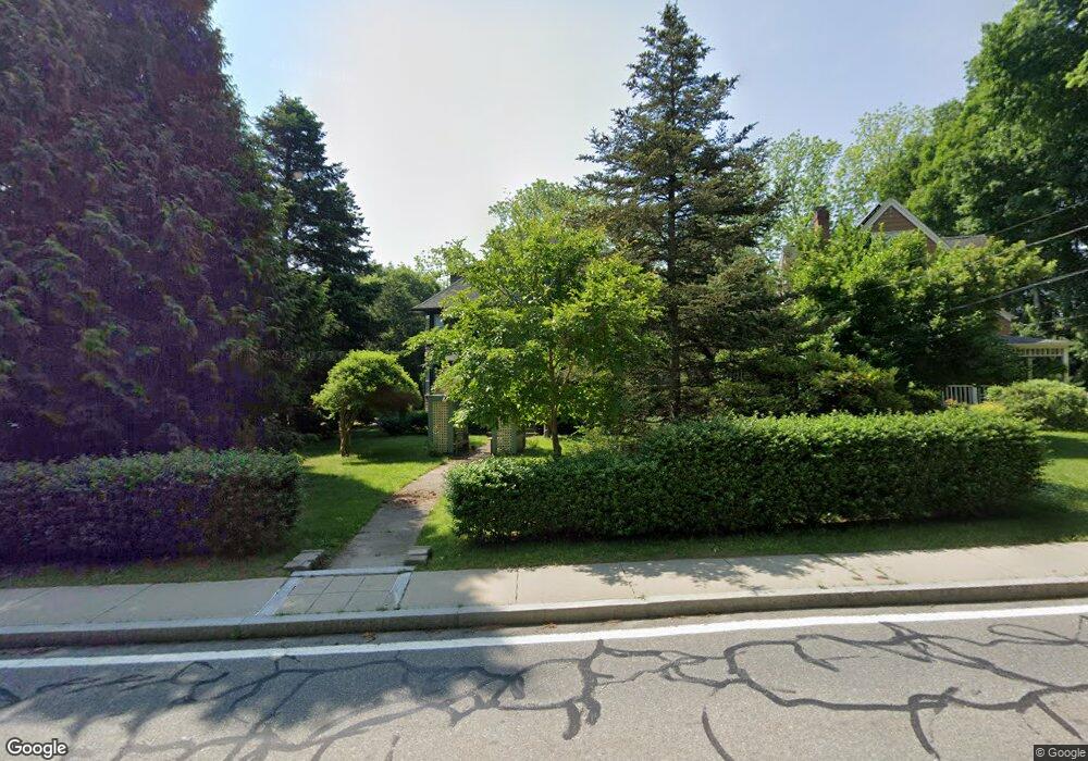 566 Main St, Wakefield, RI 02879 - photo 1