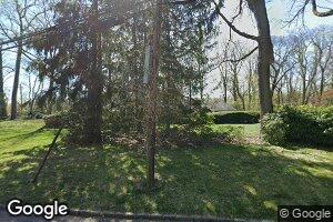 33 Woodland Dr, Port Washington, NY 11050