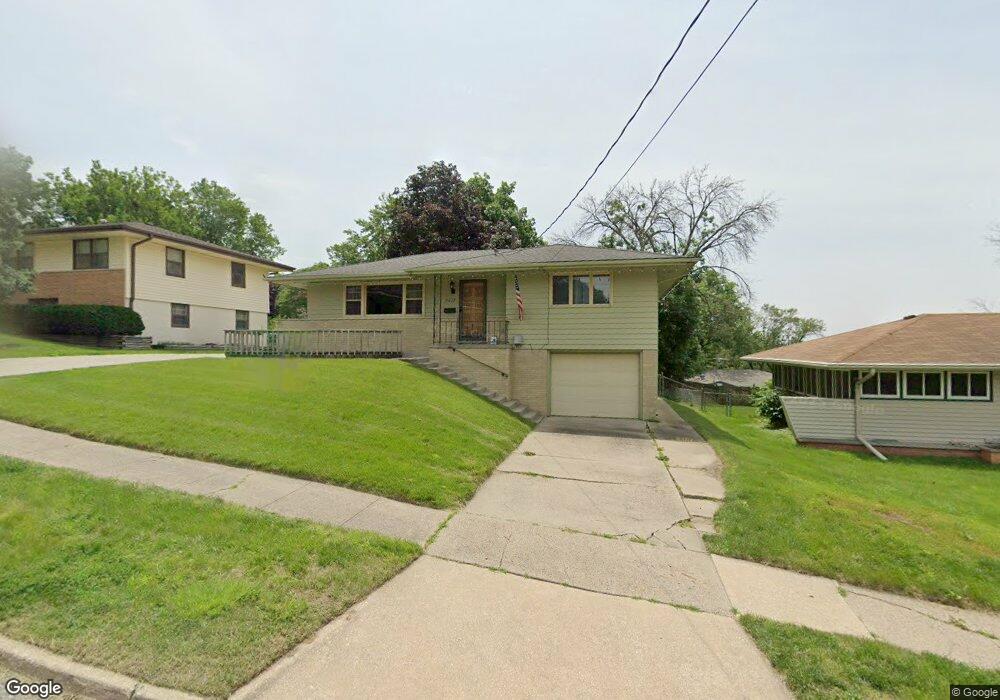 2417 Mansfield Dr, Des Moines, IA 50317 - photo 1