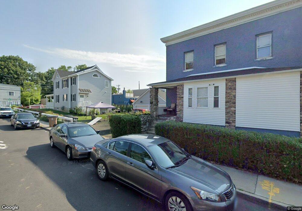 841 Cove Rd unit 2ND R, Stamford, CT 06902 - photo 1