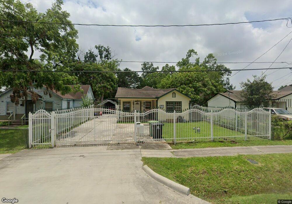 208 Palmyra St, Houston, TX 77022 - photo 1