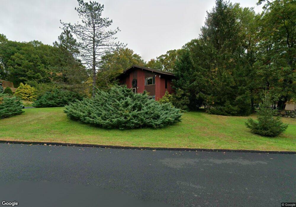 6 Hollow Tree Ct, Pomona, NY 10970 - photo 1