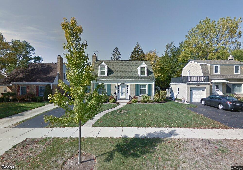 220 N Willow Rd, Elmhurst, IL 60126 - photo 1