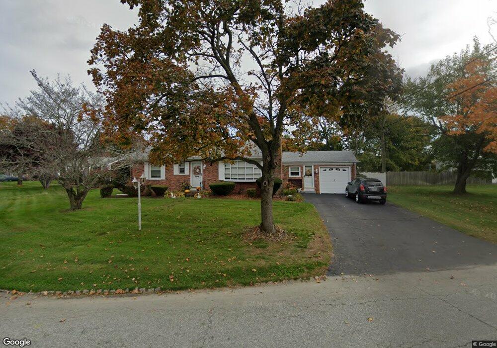 88 Cypress Dr, Cranston, RI 02920 - photo 1