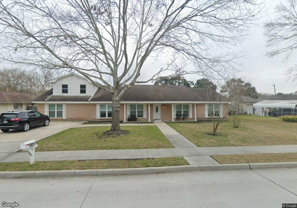 1921 Tracy Lynn Ln, Alvin, TX 77511 - photo 1