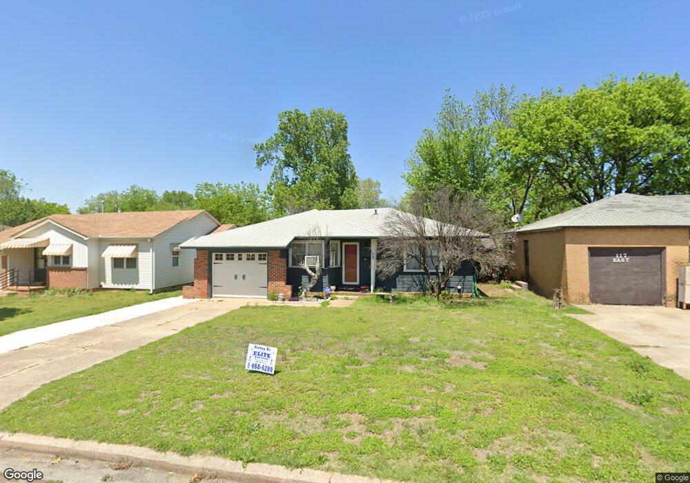 105 W Hackberry Ave, Duncan, OK 73533 - photo 1