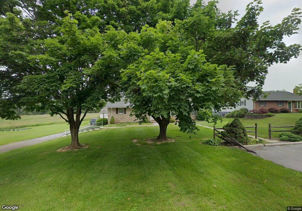 1655 Hammond Dr, Chambersburg, PA 17201 - photo 1