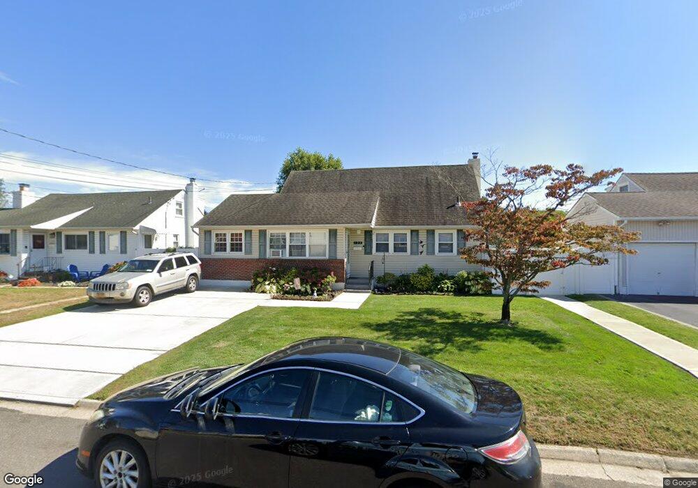 124 Justice St, West Babylon, NY 11704 - photo 1