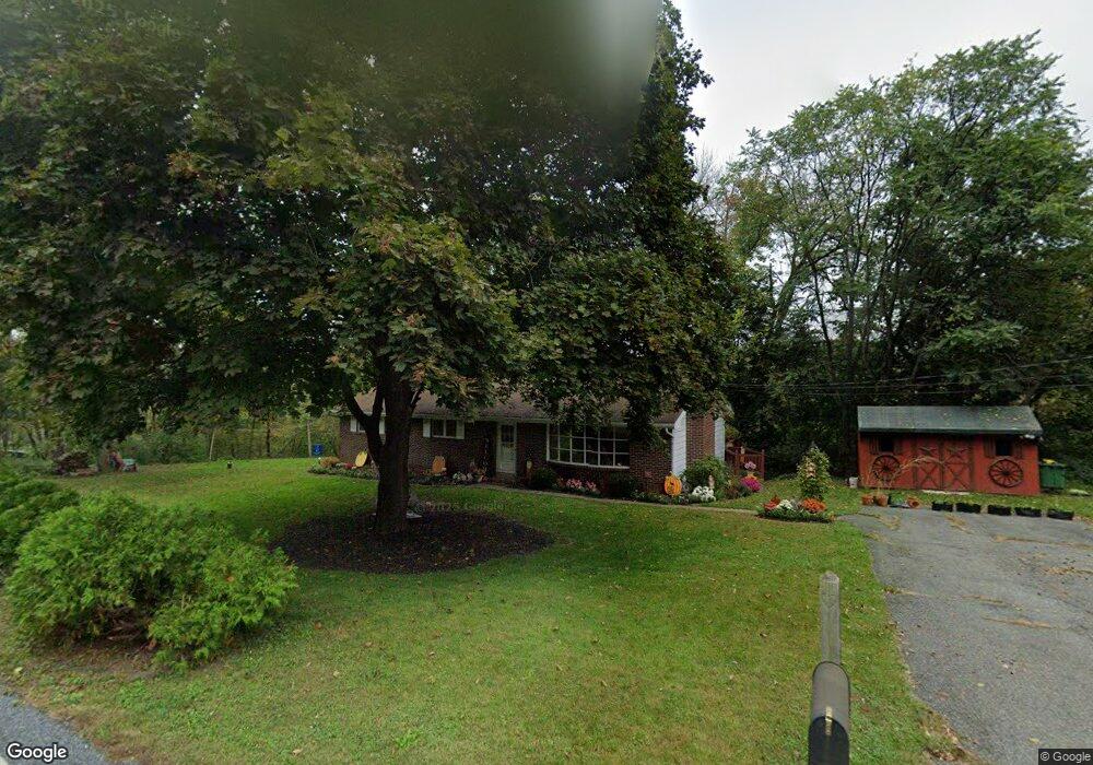 1489 Manatawny Dr, Boyertown, PA 19512 - photo 1