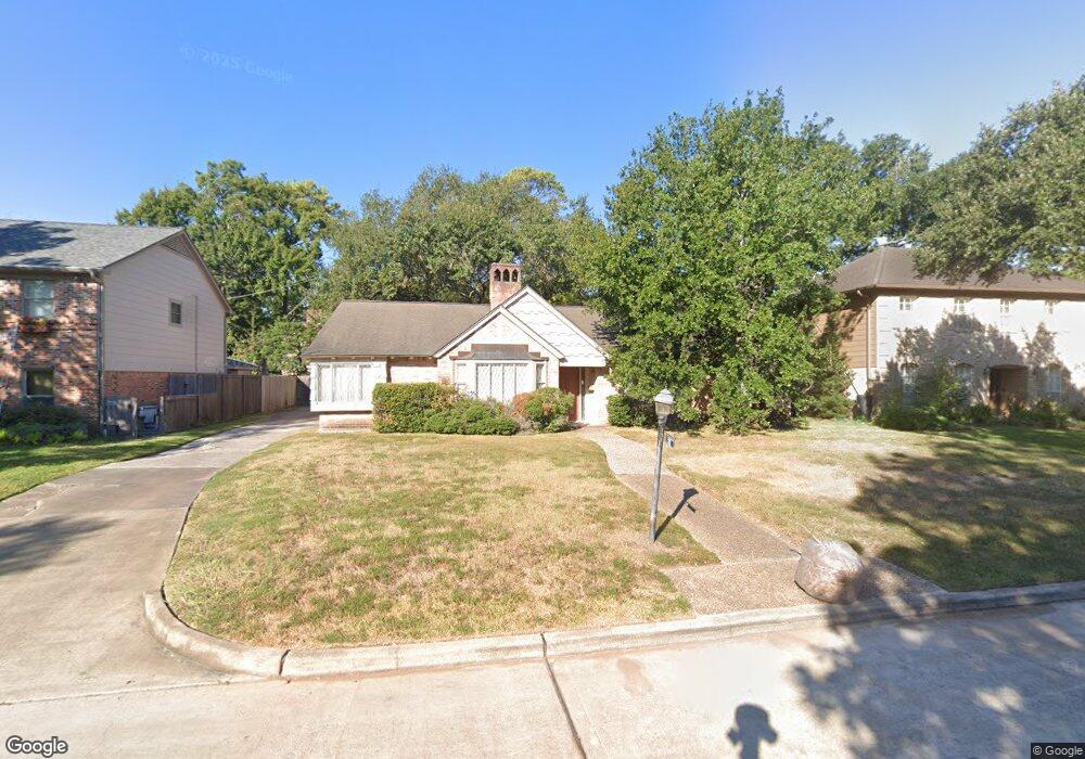 223 Yorkchester Dr, Houston, TX 77079 - photo 1