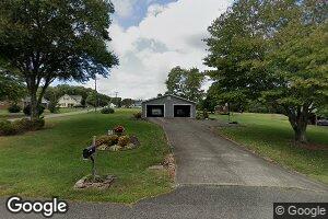 109 Wagoner Dr, Mount Airy, NC 27030