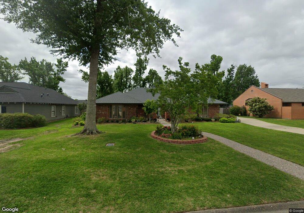 1225 Inverness Dr, Lake Charles, LA 70605 - photo 1