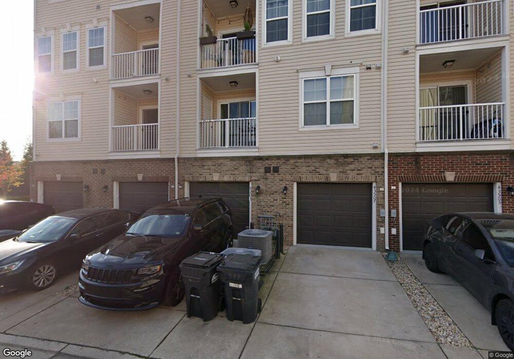 43509 Town Gate Square, Chantilly, VA 20152 - photo 1