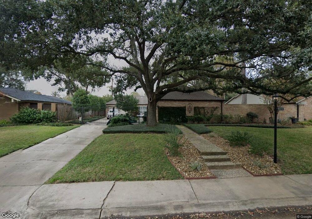 10010 Olympia Dr, Houston, TX 77042 - photo 1