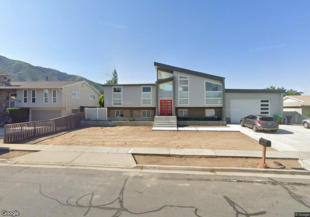 1818 Crescent View Dr, Sandy, UT 84092 - photo 1