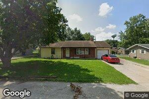 425 Brady St, Hills, IA 52235