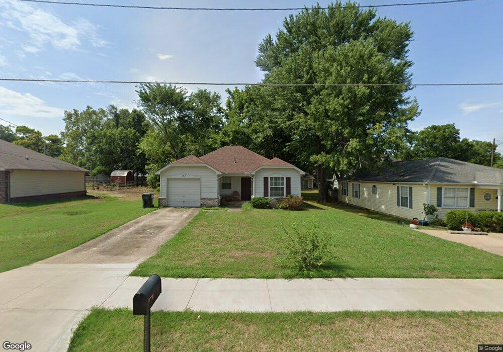 107 E 11th St, Claremore, OK 74017 - photo 1