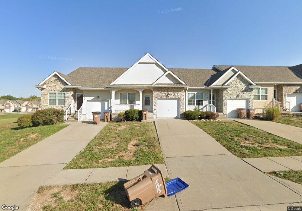 1626 Ridgeway Dr, Raymore, MO 64083 - photo 1