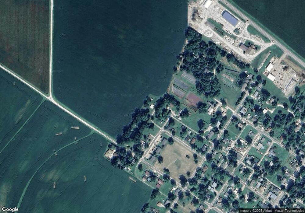 521 W Springfield St, Virginia, IL 62691 - photo 1