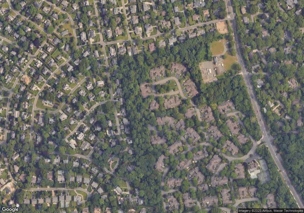 1 Aerie Ct, Manhasset, NY 11030 - photo 1