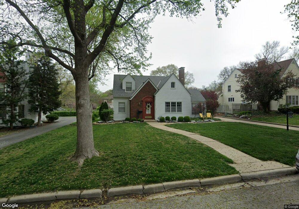 1324 SW Campbell Ave, Topeka, KS 66604 - photo 1