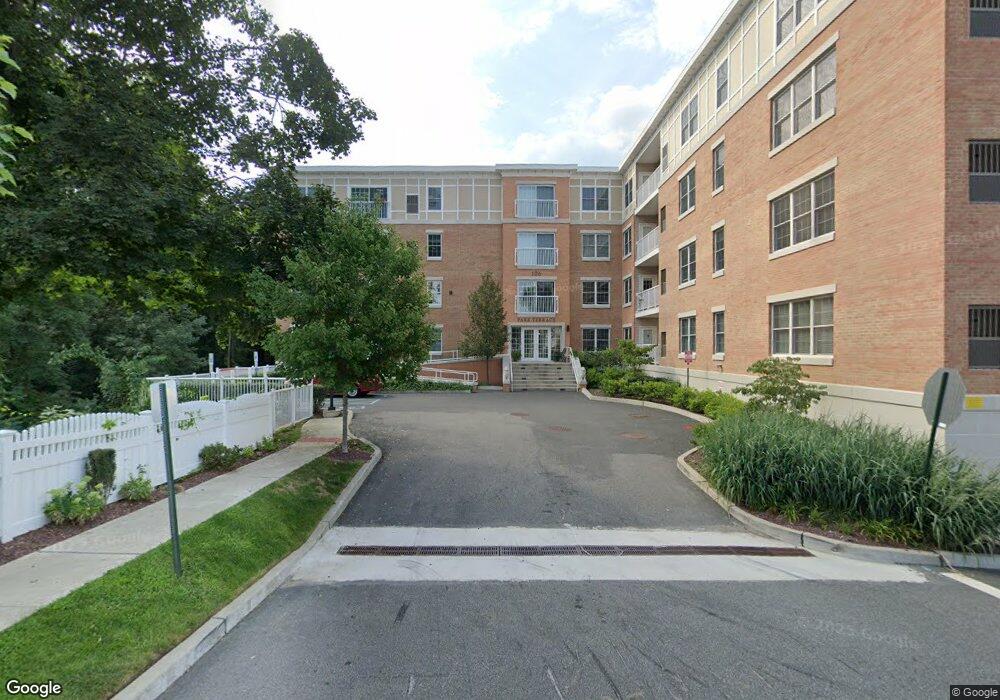 210 Terrace Ave unit 316, Rochelle Park, NJ 07662 - photo 1