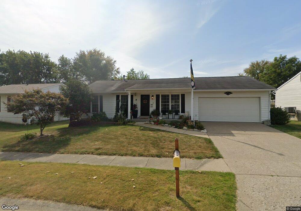 1330 Half Moon Dr, O Fallon, MO 63366 - photo 1