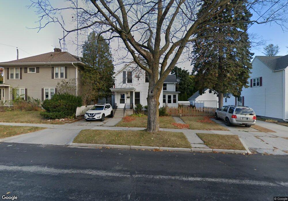 616 Saint Clair St, Manitowoc, WI 54220 - photo 1