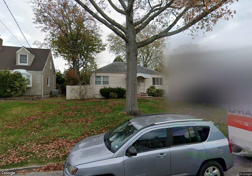 42 Avon Rd, Hewlett, NY 11557 - photo 1